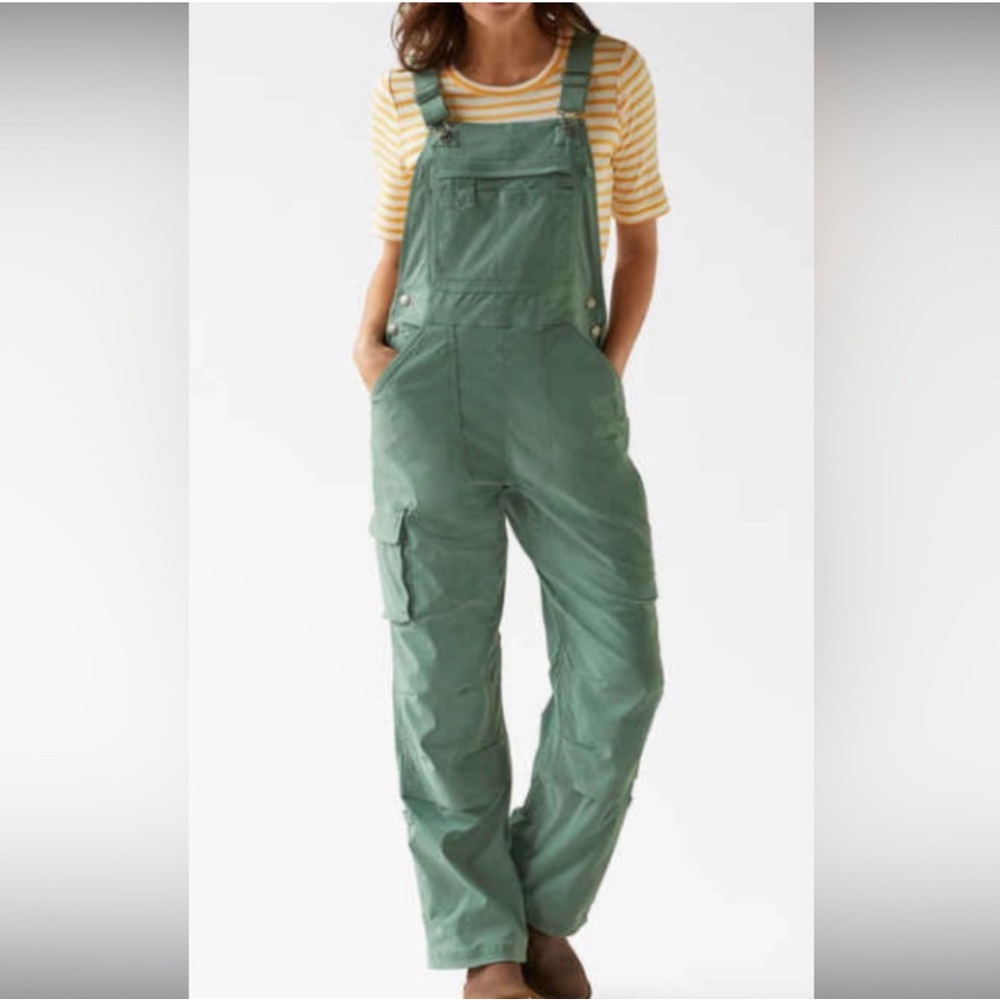NWT Women's Heirloom Gardening Bib Overalls size medium, color fir
